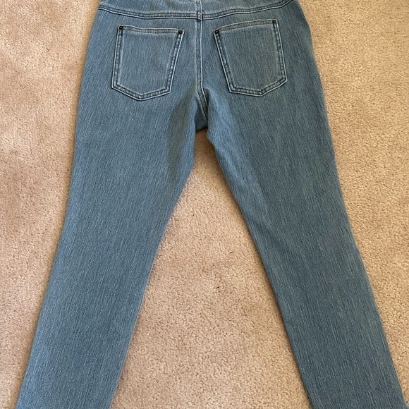 Low Rise Jeans! - Picture 2 of 2